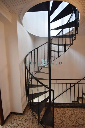 Image No.26-6 Bed Flat for sale