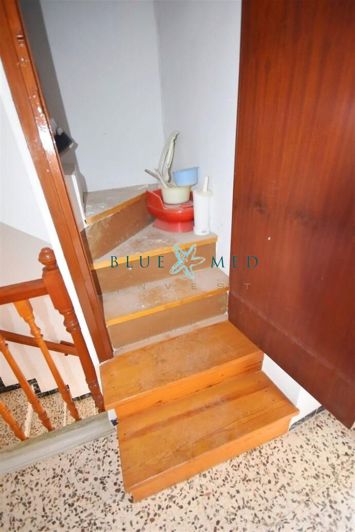 Image No.27-6 Bed Flat for sale