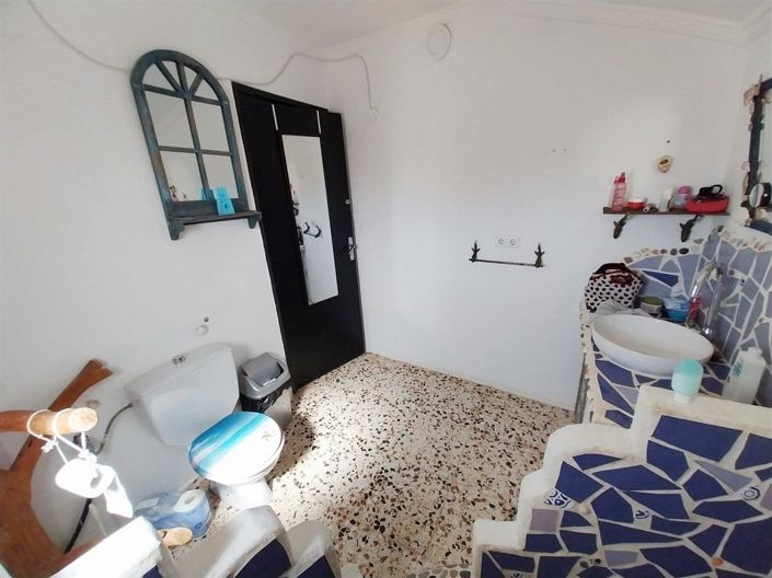 Image No.20-3 Bed Country House for sale
