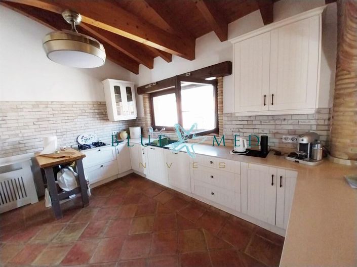 Image No.19-4 Bed Country House for sale