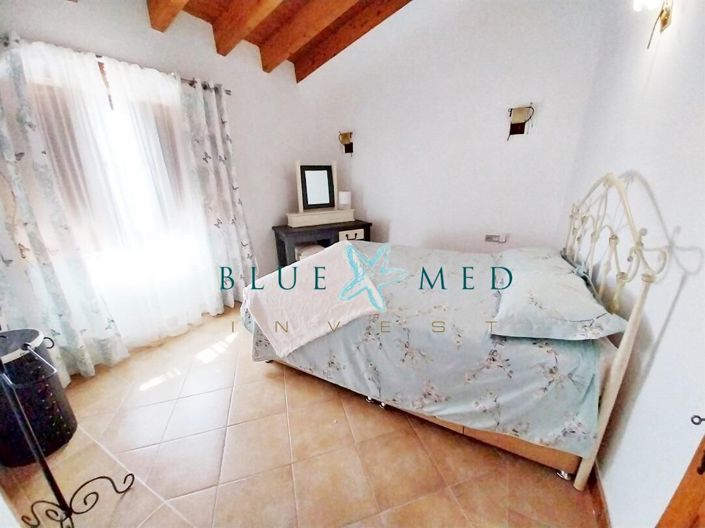 Image No.26-4 Bed Country House for sale