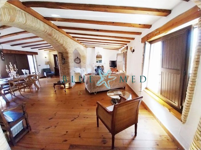 Image No.6-4 Bed Country House for sale