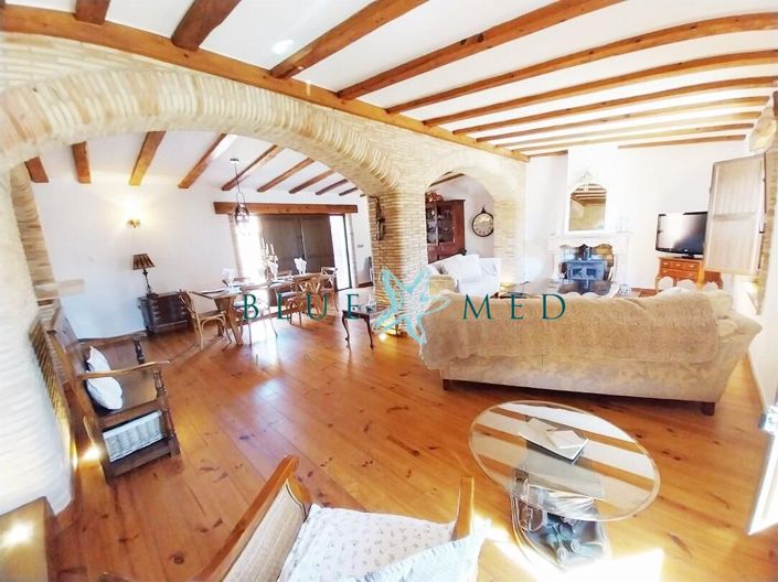 Image No.7-4 Bed Country House for sale
