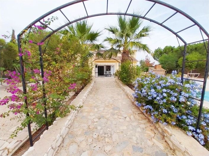 Image No.12-7 Bed Country House for sale