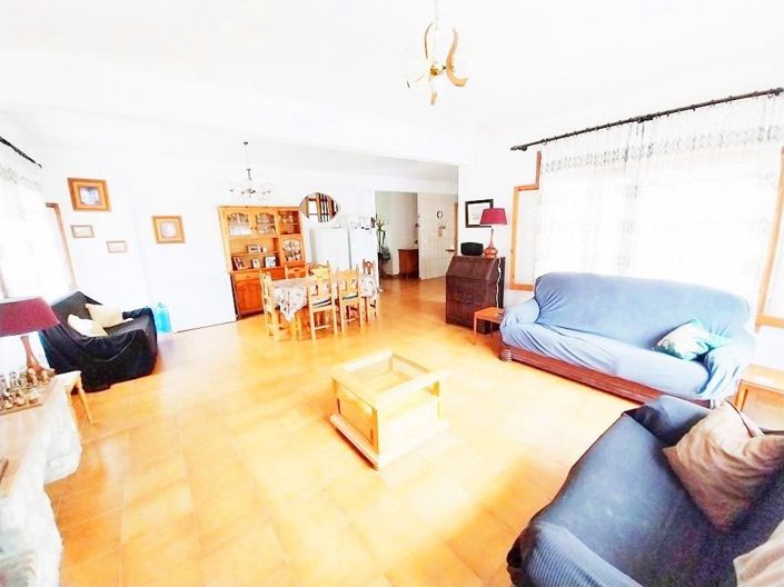 Image No.23-7 Bed Country House for sale