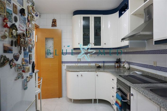 Image No.12-4 Bed Property for sale