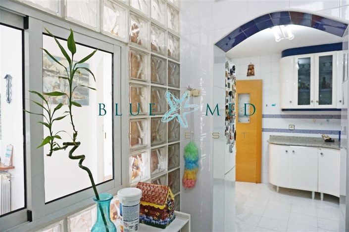 Image No.14-4 Bed Property for sale
