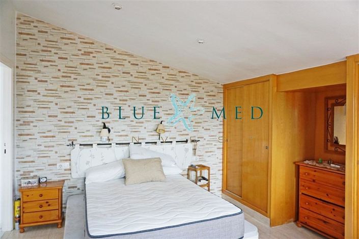 Image No.17-4 Bed Property for sale