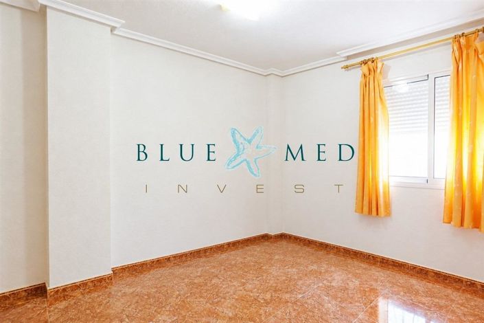 Image No.18-3 Bed Flat for sale