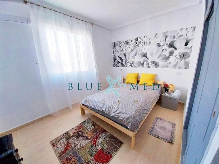 Image No.15-2 Bed House for sale