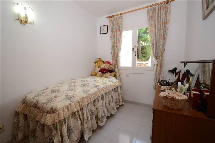 Image No.19-3 Bed Property for sale