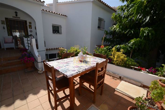 Image No.25-3 Bed Property for sale