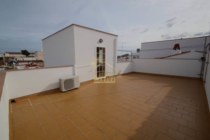 Image No.25-4 Bed Townhouse for sale