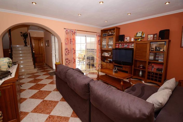 Image No.4-4 Bed Townhouse for sale