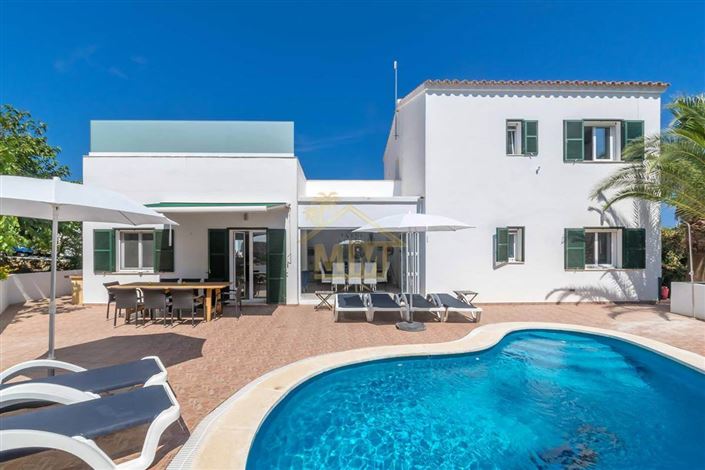 Image No.2-4 Bed Villa for sale