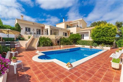 4 Bed Villa for sale