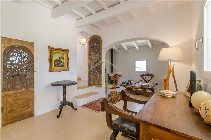 Image No.12-4 Bed Country House for sale