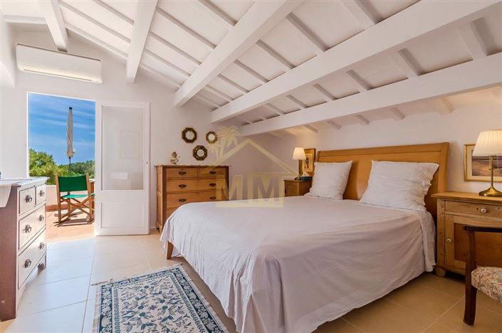 Image No.17-4 Bed Country House for sale