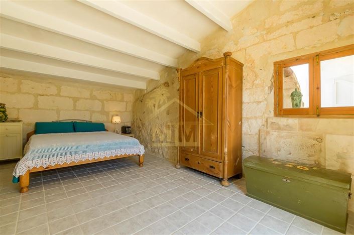 Image No.23-4 Bed Country House for sale