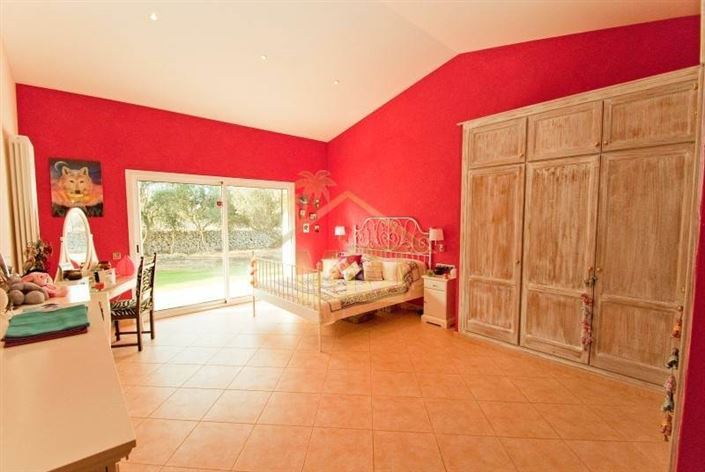 Image No.17-7 Bed Villa for sale