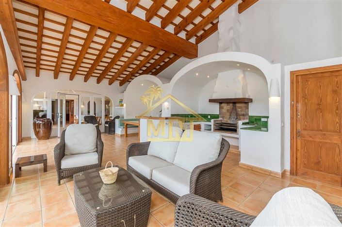 Image No.16-7 Bed Country House for sale