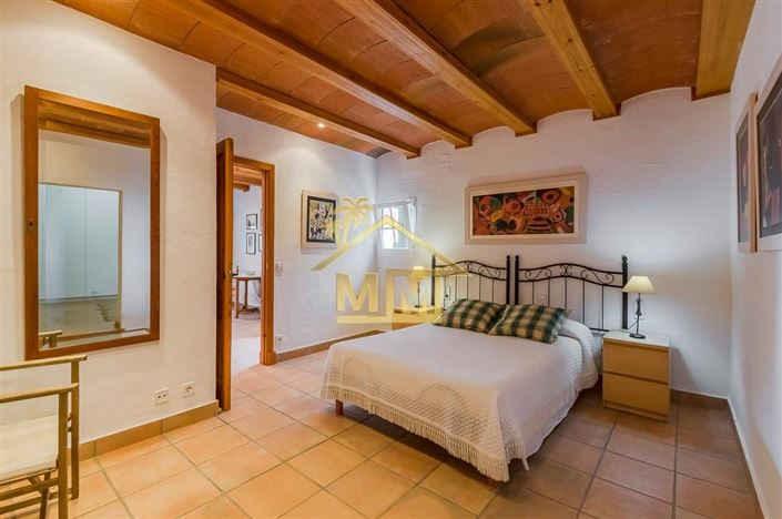 Image No.41-7 Bed Country House for sale