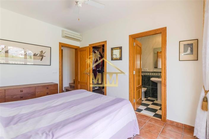 Image No.18-4 Bed Villa for sale