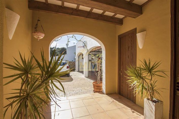 Image No.10-6 Bed Country House for sale