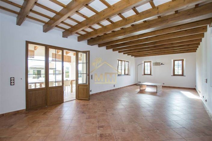 Image No.14-6 Bed Country House for sale