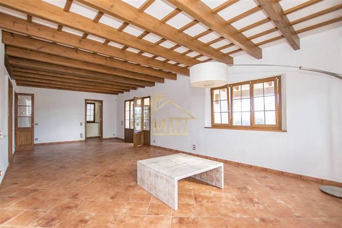 Image No.15-6 Bed Country House for sale