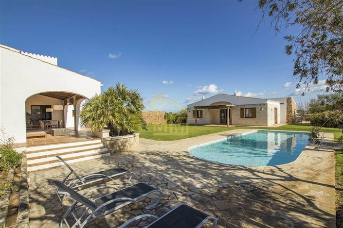 Image No.2-6 Bed Country House for sale