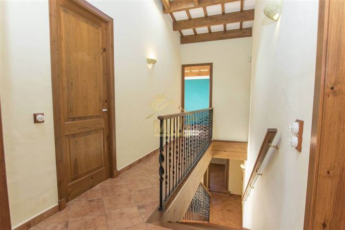 Image No.23-6 Bed Country House for sale