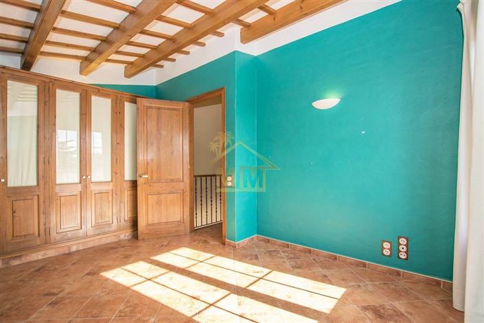 Image No.24-6 Bed Country House for sale