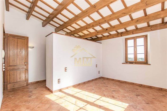 Image No.27-6 Bed Country House for sale