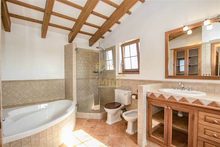 Image No.29-6 Bed Country House for sale