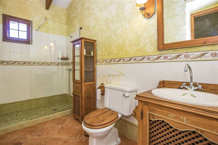 Image No.39-6 Bed Country House for sale