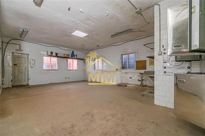 Image No.15-5 Bed Commercial for sale