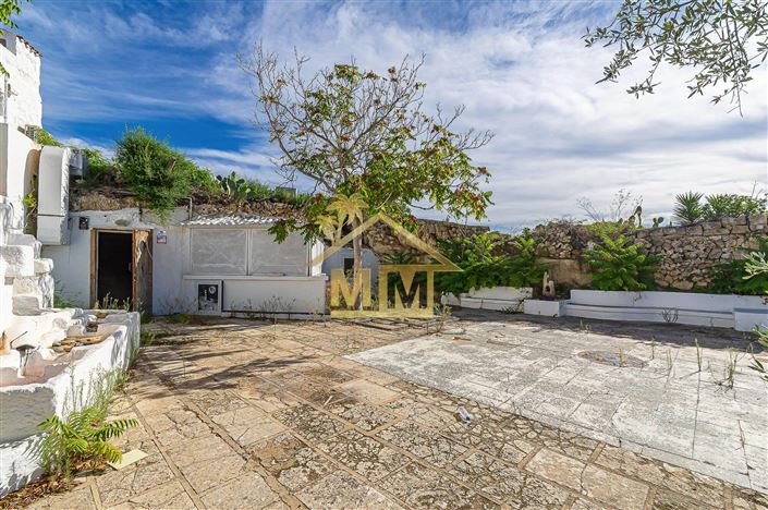 Image No.7-5 Bed Commercial for sale