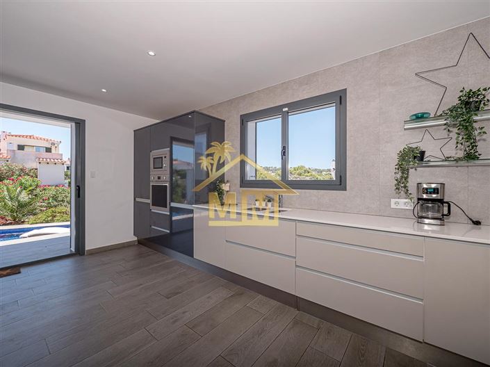 Image No.25-3 Bed Villa for sale