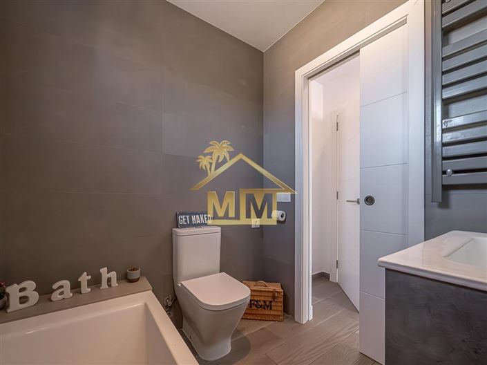 Image No.36-3 Bed Villa for sale