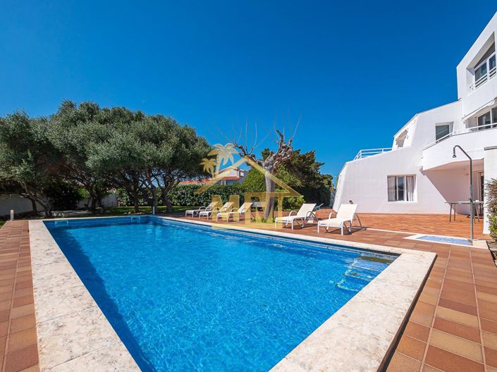 Image No.15-8 Bed Villa for sale