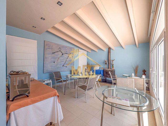 Image No.38-8 Bed Villa for sale