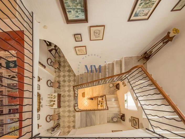 Image No.12-5 Bed Townhouse for sale