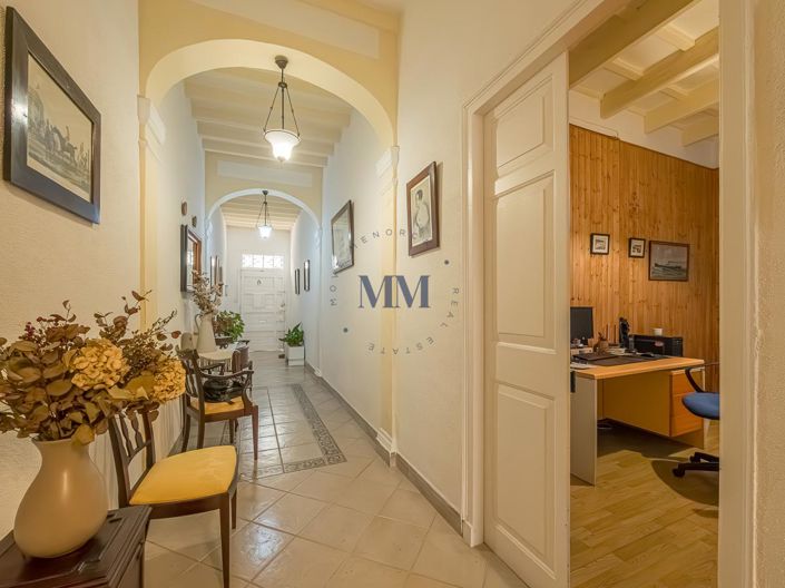 Image No.21-5 Bed Townhouse for sale