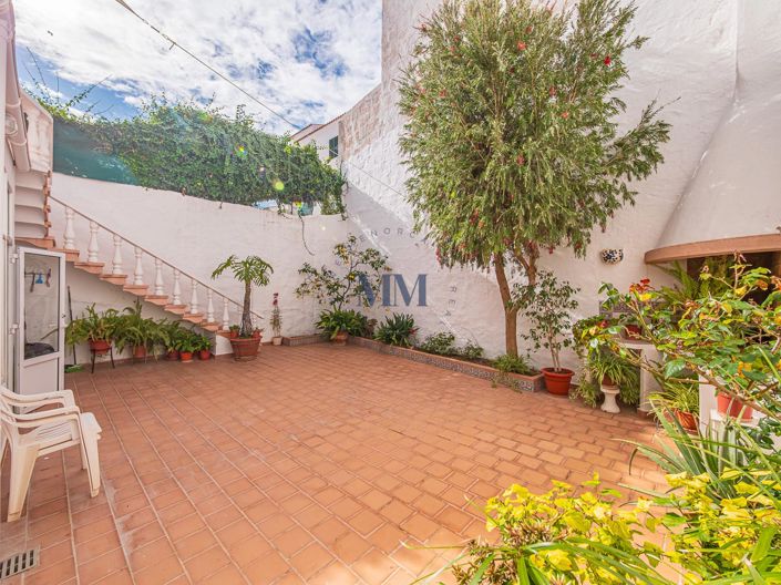 Image No.3-5 Bed Townhouse for sale