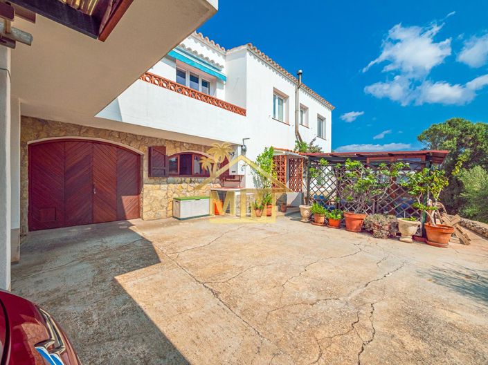 Image No.29-4 Bed Villa for sale