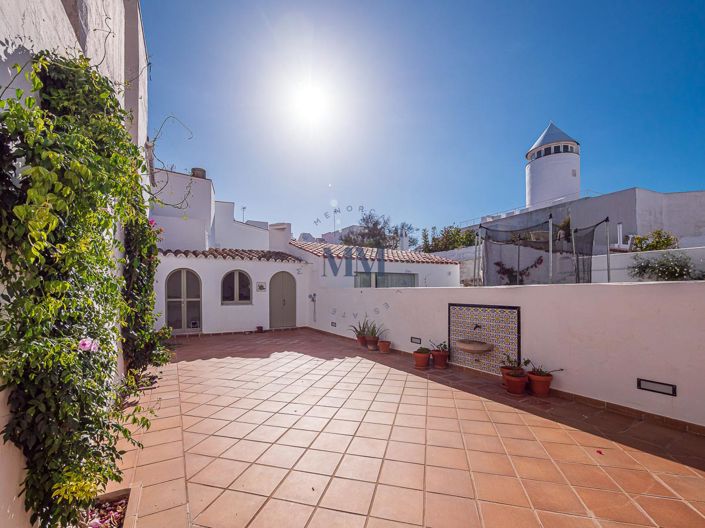 Image No.13-4 Bed Townhouse for sale