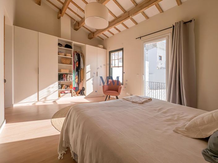 Image No.18-4 Bed Townhouse for sale