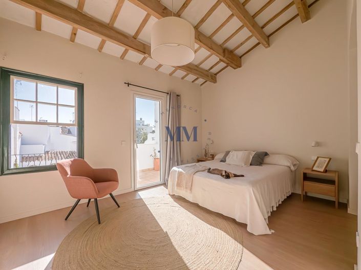 Image No.19-4 Bed Townhouse for sale