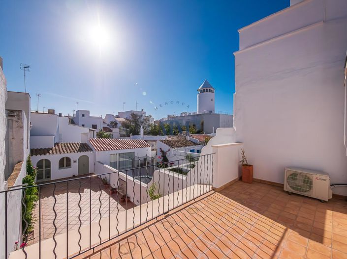 Image No.23-4 Bed Townhouse for sale